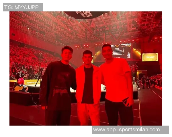 翟晓川与赵睿方硕共赏王楚钦比赛现场气氛热烈嗓音嘶哑尽显激情 翟晓川与赵睿方硕共赏王楚钦比赛现场气氛热烈嗓音嘶哑尽显激情