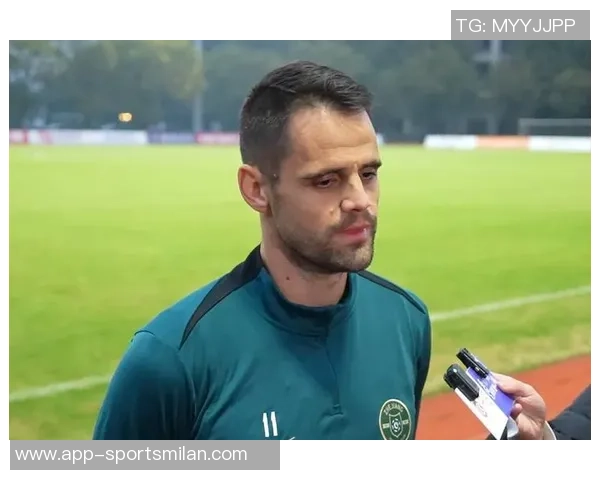 弗兰克总结比赛表现强调防守出色但进攻失误频繁影响胜局